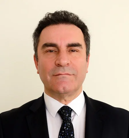 Gösterişçi tüketim uzun vadeli ekonomik güvenliği zayıflatıyor ANKARA – BHA Tüketim alışkanlıklarını değerlendiren Prof. Dr. Zakir Avşar,