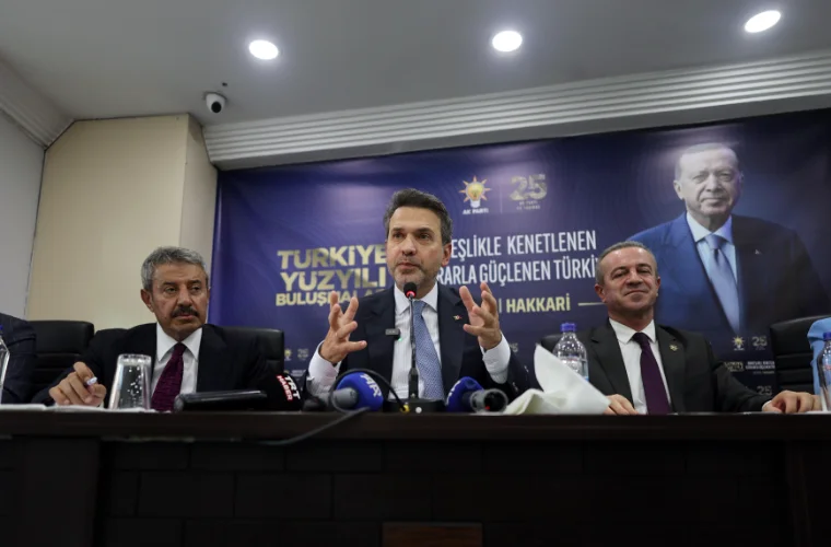 Terörsüz Türkiye bölgedeki illeri yıldız gibi parlatacak HAKKÂRİ – BHA Enerji ve Tabii Kaynaklar Bakanı Alparslan Bayraktar,