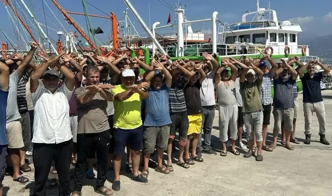 Balıkçılar sezonun ilk günlerinde limana dönmek zorunda kaldı HATAY – BHA İskenderun Körfezi’nde balıkçılar, artan mazot fiyatları ve