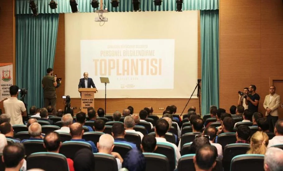 Başkan Gülpınar’dan Büyükşehir Belediyesi personeline zam müjdesi ŞANLIURFA – BHA Şanlıurfa Büyükşehir Belediye Başkanı Mehmet Kasım Gülpınar,