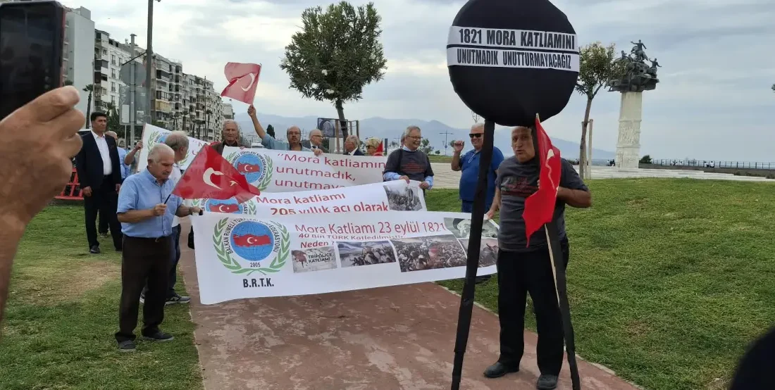 İZMİR – BHA  İzmir’in Alsancak ilçesindeki Gündoğdu Meydanı’nda, Yunanistan Konsolosluğu