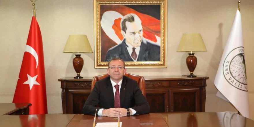 Kars Valisi Ziya Polat’ın 19 Eylül Gaziler Günü Mesajı Vali Polat mesajında, “Şehitlik, bu aziz vatan uğruna canını feda