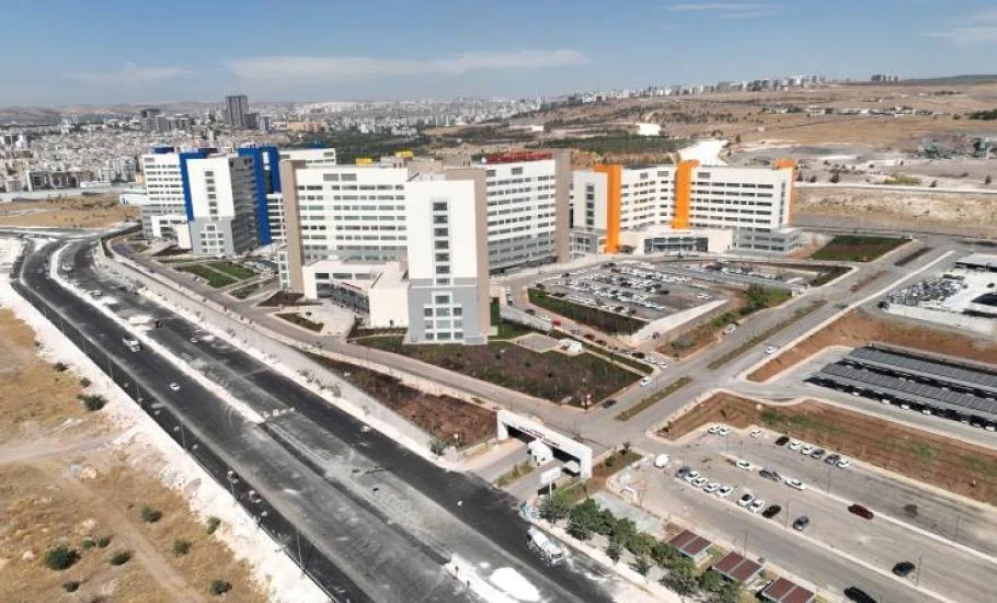 Şanlıurfa Büyükşehir, Şanlıurfa Şehir Hastanesi yolunda ulaşımı rahatlatıyor ŞANLIURFA – BHA Şanlıurfa Büyükşehir Belediyesi, Şehir Hastanesi’nin hizmete alınmasıyla
