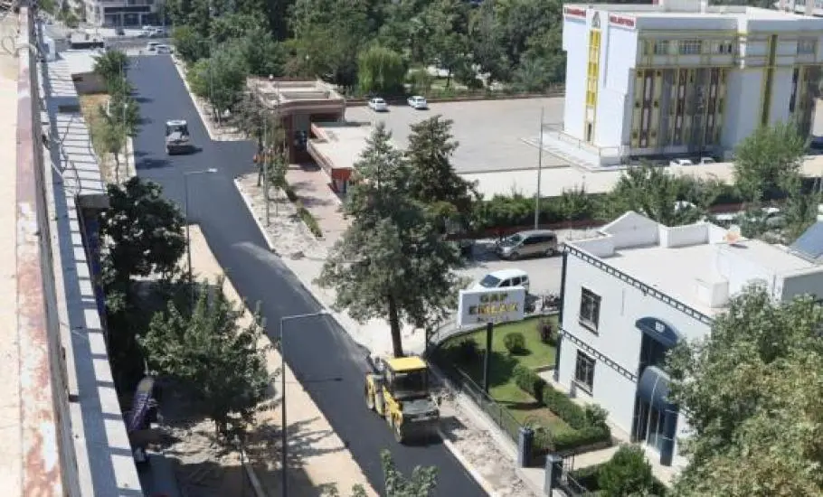 Şanlıurfa Karaköprü’de ulaşımı rahatlatacak çalışmalar sürüyor ŞANLIURFA – BHA Şanlıurfa Büyükşehir Belediyesi Fen İşleri Daire Başkanlığı