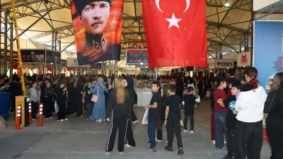UŞAK – BHA  Uşak Belediyesi’nin düzenlediği Kitap Fuarı, bugün saat