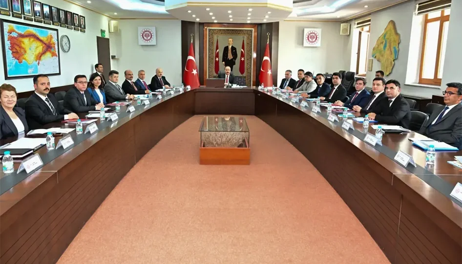 ISPARTA – BHA  Isparta Valisi Abdullah Erin başkanlığında, Sosyal Yardımlaşma