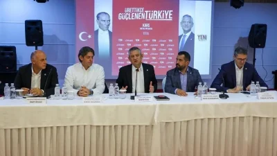 Yeni Parti Genel Başkanı Özgür Özel, Kars ziyaretleri kapsamında hayvan