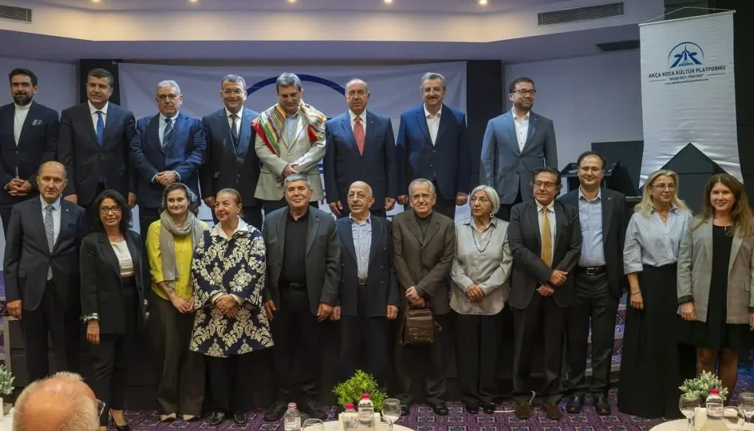 Akça Koca Kültür Platformu’ndan Murat Yalçıntaş’a vefa gecesi KOCAELİ – BHA Akça Koca Kültür Platformu, topluma katkılarıyla öne