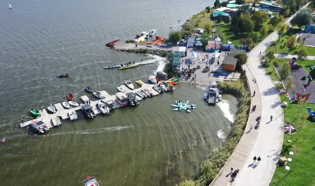 Ankara Bilim Üniversitesi ve Ankara Yelken Kulübü iş birliğiyle WATERFEST düzenlendi ANKARA – BHA Etkinlik kapsamında öğrenciler, yelken, kano, kürek, stand