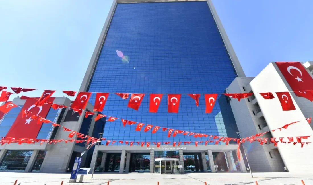 Ankara Büyükşehir’den metro istasyonu ve alt geçitte kanopi çalışması ANKARA – BHA Ankara Büyükşehir Belediyesi (ABB), kent genelinde 19