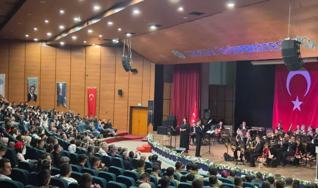 Atatürk’ün Kars’a gelişinin 102. yılına özel konser KARS – BHA Gazi Mustafa Kemal Atatürk’ün Kars’a gelişinin 102.