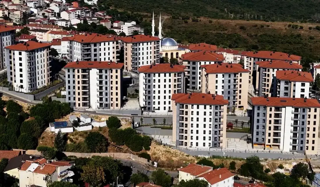 Onu istemeyen; TOKİ ile evlerini yerinde dönüştürerek yeni yuvalarına sahip olacak İSTANBUL – BHA Çevre, Şehircilik ve İklim Değişikliği Bakanı Murat