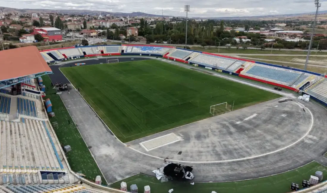 Kırıkkale Başpınar Stadyumu’nda yenileme sürüyor KIRIKKALE – BHA Kırıkkale’nin spor tesislerinden Başpınar Stadyumu’nda yürütülen yenileme