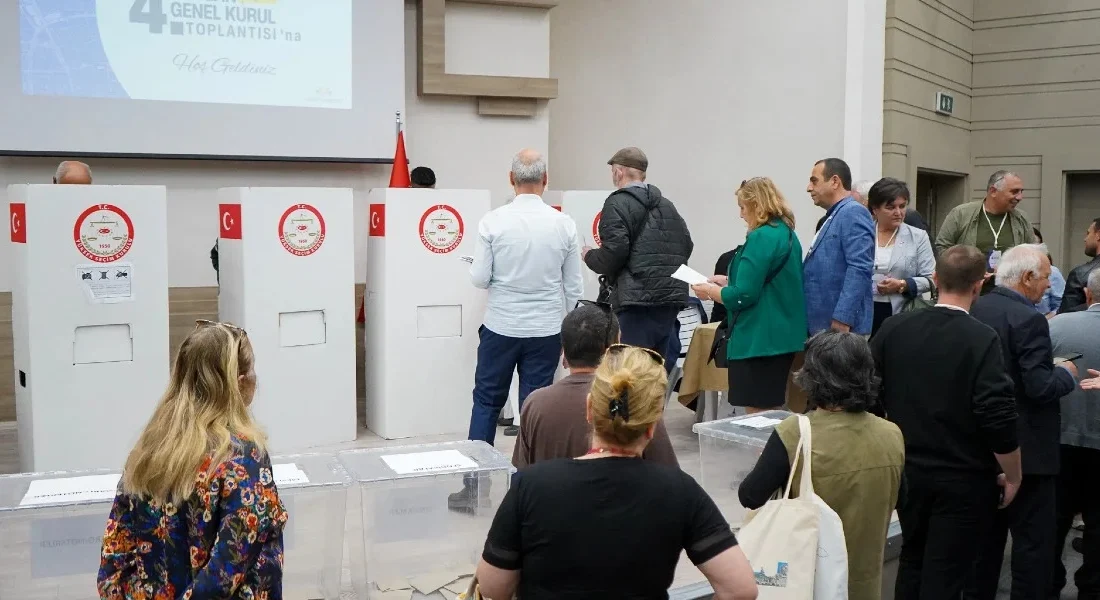 Bornova Kent Konseyinde Mengüş yeniden başkan İZMİR – BHA Bornova Kent Konseyi Olağan Genel Kurulu, Bornova