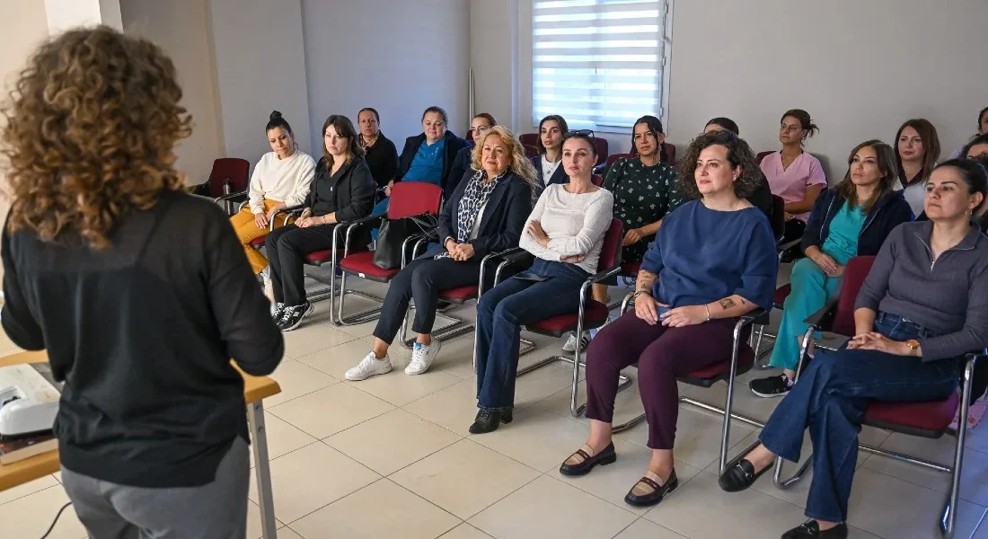 Bornova’da belediye personeline kadın sağlığı eğitimi İZMİR – BHA Bornova Belediyesi, İzmir genelinde yürütülen “Eşit İzmir”