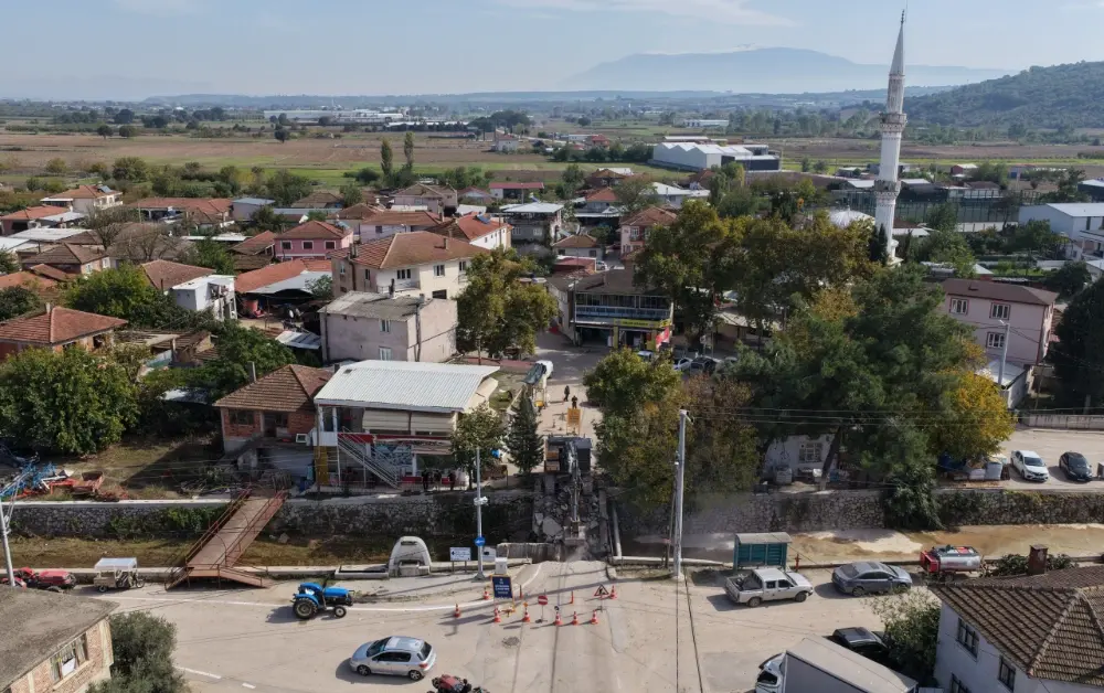 Bursa Büyükşehir’den Mudanya Çekrice’ye çift şeritli köprü BURSA – BHA Bursa Büyükşehir Belediyesi, Mudanya ilçesine bağlı Çekrice