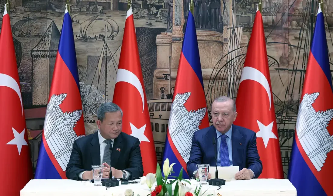 İSTANBUL – BHA Cumhurbaşkanı Recep Tayyip Erdoğan ile Kamboçya Başbakanı Hun