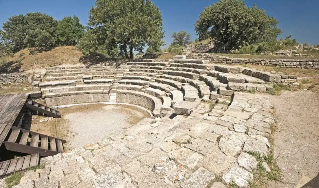 ÇANAKKALE – BHA Bir kent yıkıldı, üzerine yenisi kuruldu. Yüzyıllar