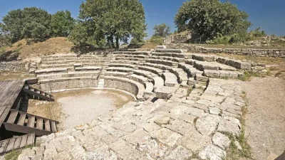 ÇANAKKALE – BHA Bir kent yıkıldı, üzerine yenisi kuruldu. Yüzyıllar