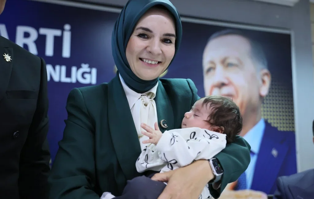 Doğum yardımlarında 30,4 milyar liralık ödeme ANKARA – BHA Bakan Göktaş, yaptığı yazılı açıklamada, doğum yardımlarından