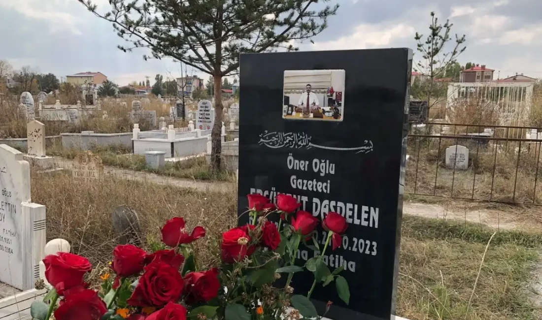 Gazeteci Ercüment Daşdelen kabri başında anıldı KARS – BHA Anmaya katılamayan çok sayıda Karslı vatandaş da