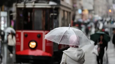 İSTANBUL – BHA İstanbul’da etkili olan sağanak yağış, ulaşım başta