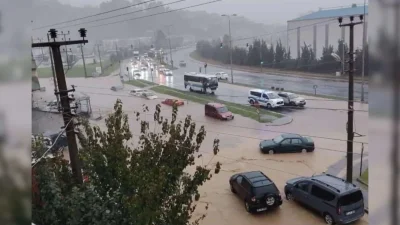 ZONGULDAK – BHA İlçede etkisini artıran sağanak, günlük yaşamda aksamalara