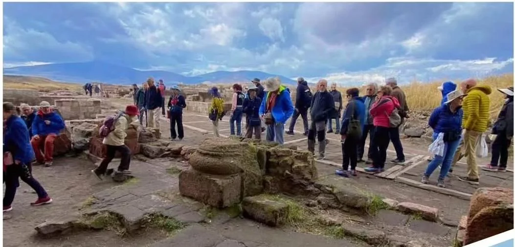 Kars Ani Örenyeri yerli ve yabancı turistlerin ilgi odağı olmayı sürdürüyor KARS – BHA Binlerce yıllık geçmişi, görkemli mimarisi ve farklı
