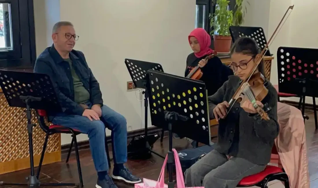 Kars Valisi Ziya Polat, Sanat Evi’nde kursiyerlerle buluştu KARS – BHA Kars Valiliği Kültür ve Sanat Evi’nde kentte
