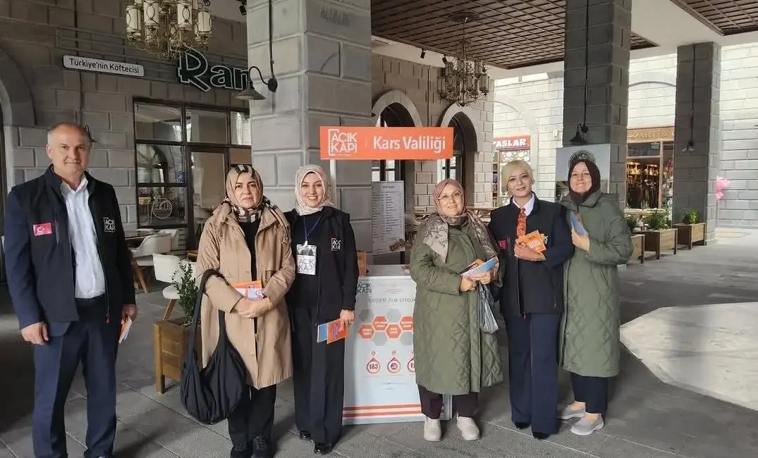 Kars’ta “Açık Kapı” vatandaşlarla buluştu KARS – BHA Etkinlikte vatandaşlara başvuru süreçleri anlatılırken, iletilen talep