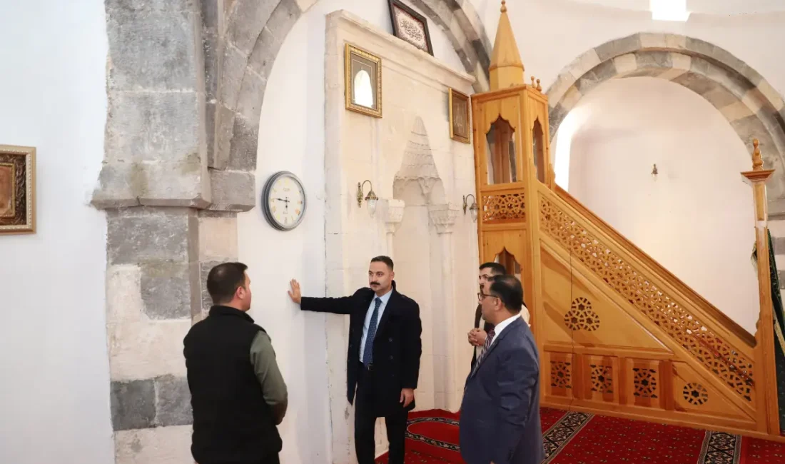 Kaymakam Ayvat, Eski Bayezid Camii’ni ziyaret etti Servet Arslan – BHA Doğubayazıt Kaymakamı Mustafa Ayvat, İlçe Müftüsü