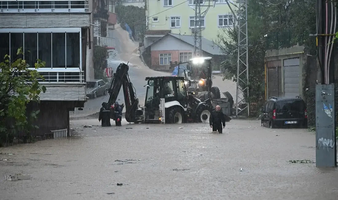 Kdz. Ereğli’de sağanak alarmı: Dereler taştı, ev ve iş yerlerini su bastı Zonguldak’ın Kdz. Ereğli ilçesinde gece saatlerinden itibaren etkili olan aşırı