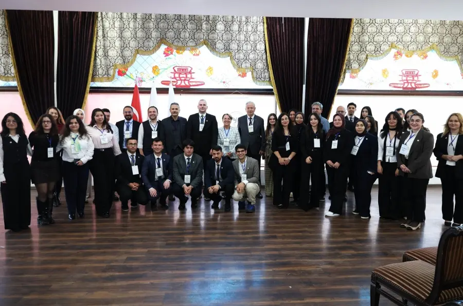 Keçiören’de gençler bağımlılıkla mücadeleyi ele aldı ANKARA – BHA Keçiören Belediyesi ile Bağımlılıkla Mücadele Gençlik Derneği