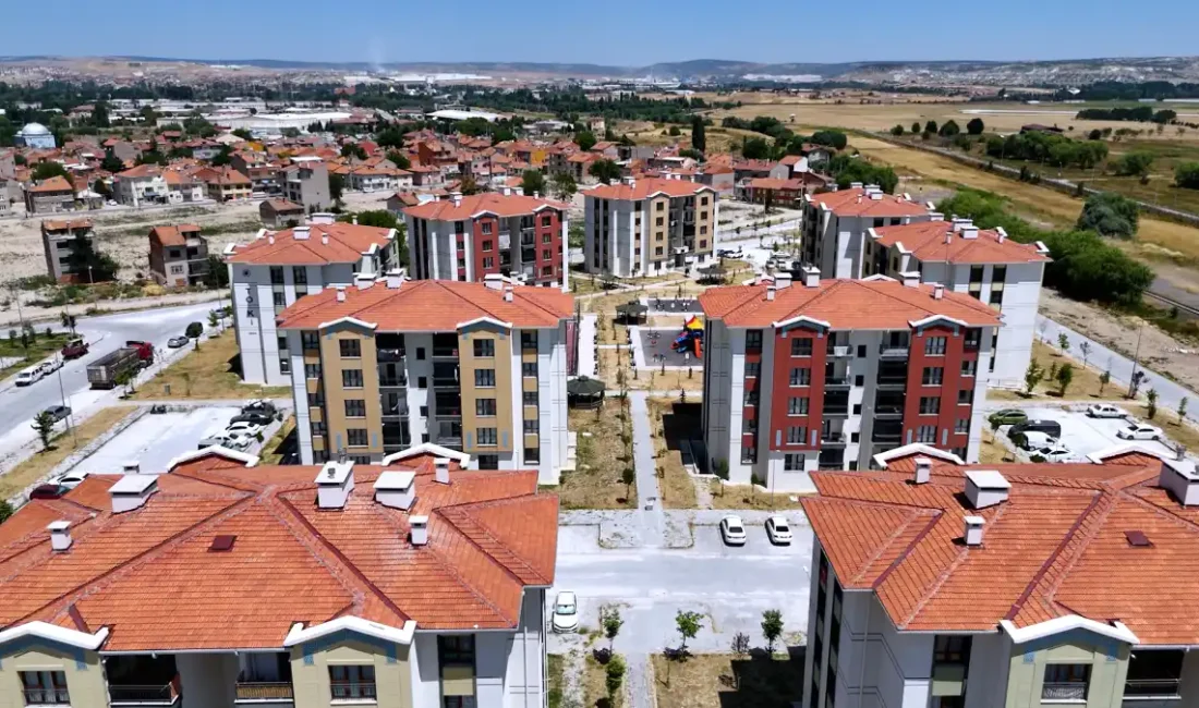 KÜTAHYA – BHA Paylaşımda, kentsel dönüşüm kapsamında güvenli konutlarına yerleşen