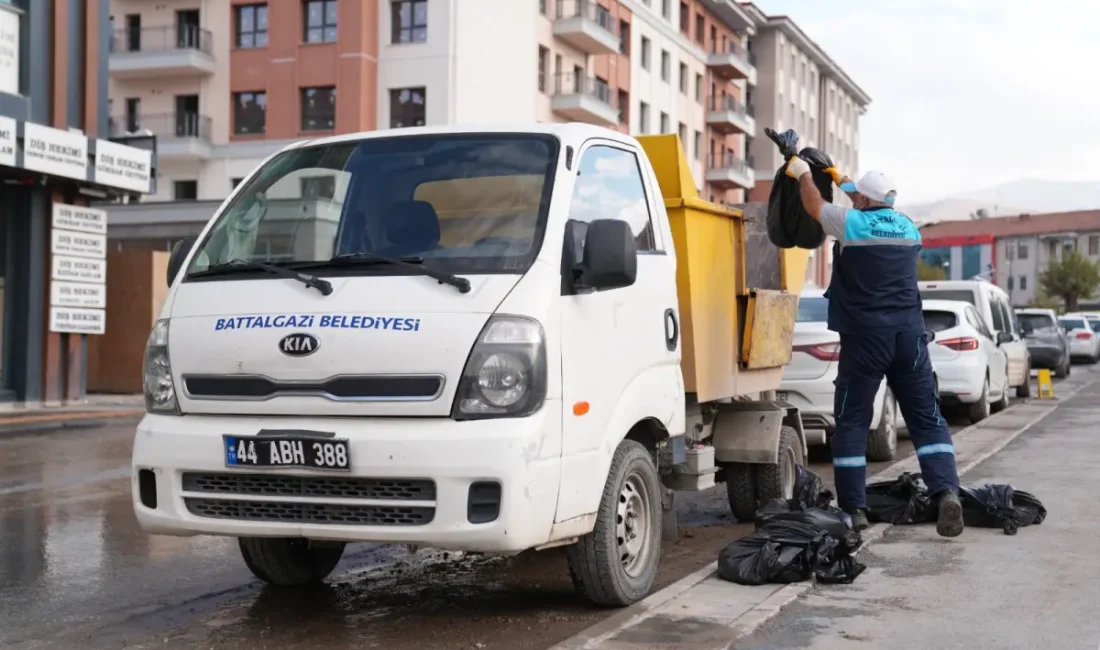 Malatya’da kaldırılan konteyner çarşısının bulunduğu alan temizlendi MALATYA – BHA Malatya’da 6 Şubat depremlerinin ardından esnafın ticari