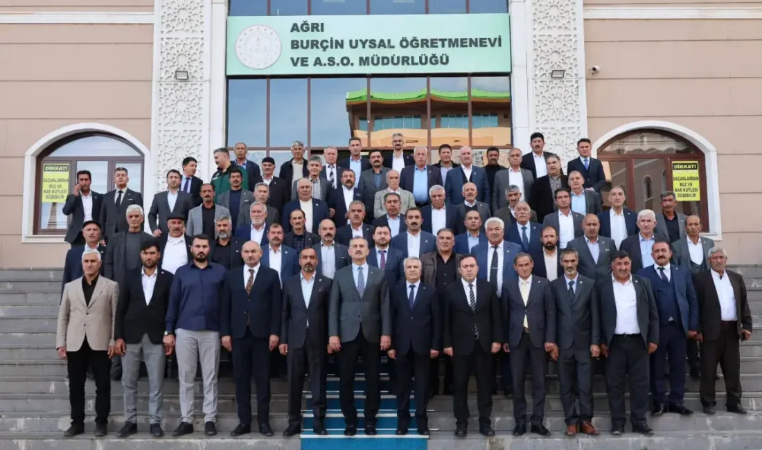 Vali Dr. Önder Bozkurt’tan Muhtarlar Günü buluşması Servet ARSLAN – BHA Kabulün ardından Ağrı Muhtarlar Derneğini ziyaret eden