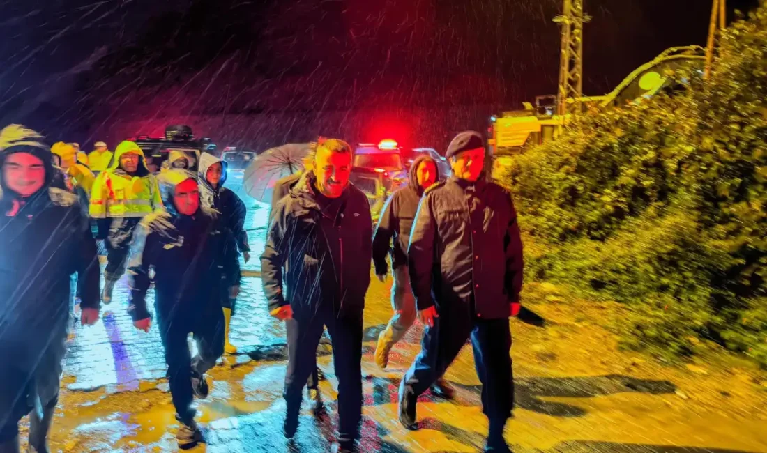 Zonguldak Valisi Hacıbektaşoğlu, yağışların ardından sahadaki çalışmaları inceledi ZONGULDAK – BHA Vali Hacıbektaşoğlu, yağışlardan etkilenen bölgelerde yürütülen çalışmaları