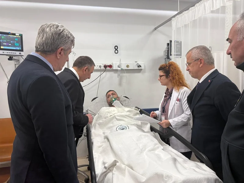 ZONGULDAK – BHA  Vali Hacıbektaşoğlu, maden ocağındaki incelemeleri sırasında yetkililerden