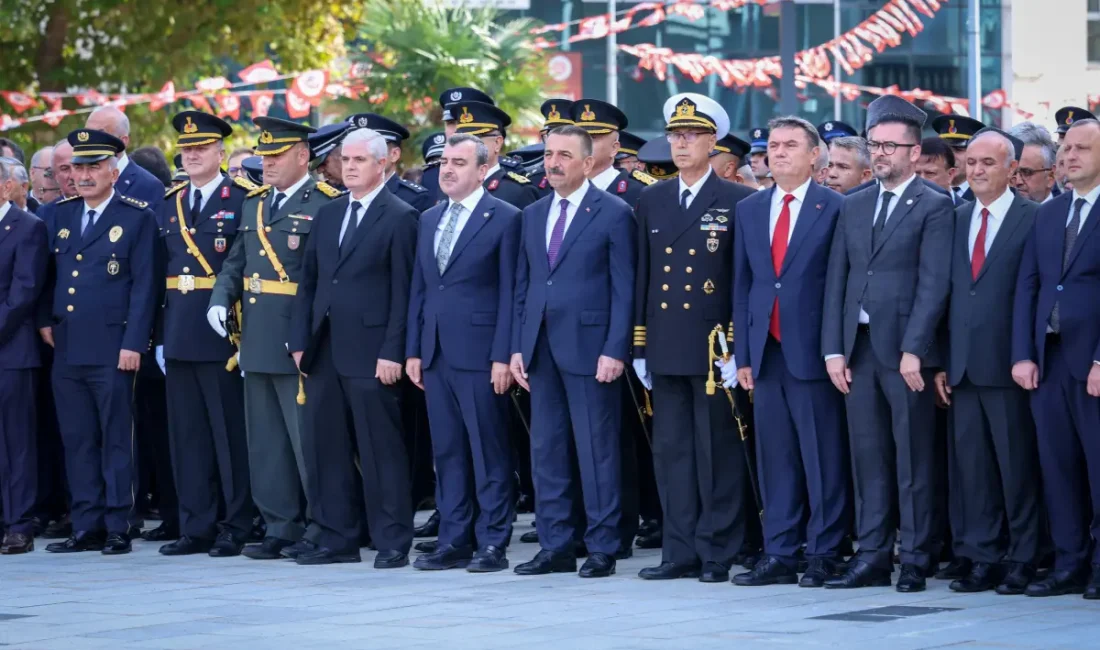Zonguldak’ta Cumhuriyet Bayramı’nın 103. yıl dönümü kutlamaları başladı ZONGULDAK – BHA Törende, Zonguldak Valiliği, Garnizon Komutanlığı ve Zonguldak